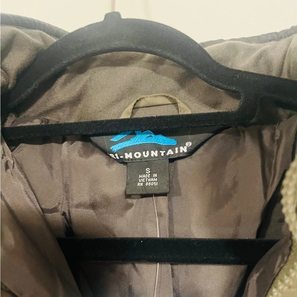 NWT Tri-Mountain Men’s Performance windproof nylon shell jacket Small Green/Moss